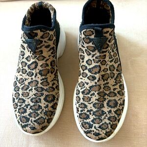 Guess leopard sneakers with black sparkles. Size 8 1/12 medium.